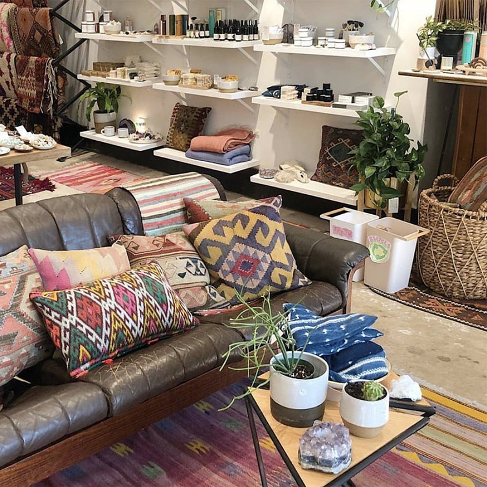 Müteahhitlik ve Mağazacılık